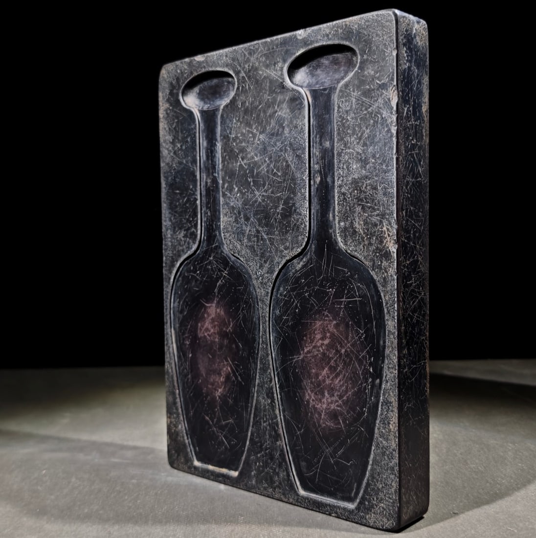 An Exquisite with poem Inkstone: An Exquisite with poem Inkstone Yin shubo Size:9inx6inx1.2in平平安安祁阳石砚 殷树柏 Size:22.8cmx15.3cmx3cm