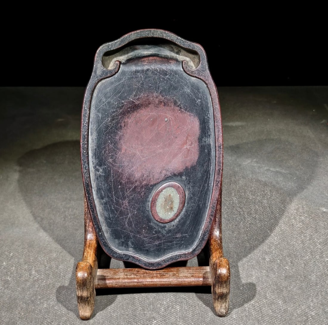 An Exquisite with poem Inkstone: An Exquisite with poem Inkstone Li shuchang Size:6.4inx3.9inx0.8in如意端砚 黎庶昌 Size:16.3cmx9.8cmx2cm