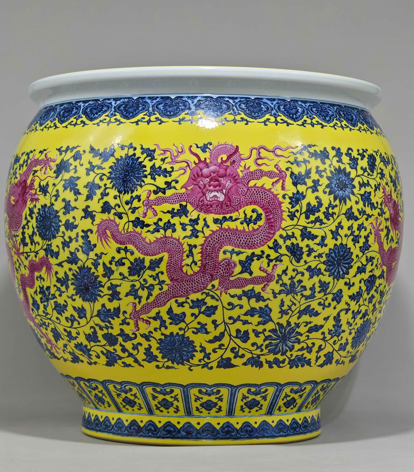 An Exquisite Blue and White Ruby Red-Glazed Lotus Pattern Dragon Pattern Vat: An Exquisite Blue and White Ruby Red-Glazed Lotus Pattern Dragon Pattern Vat Qing Dynasty, China Qianlong Six-character Mark