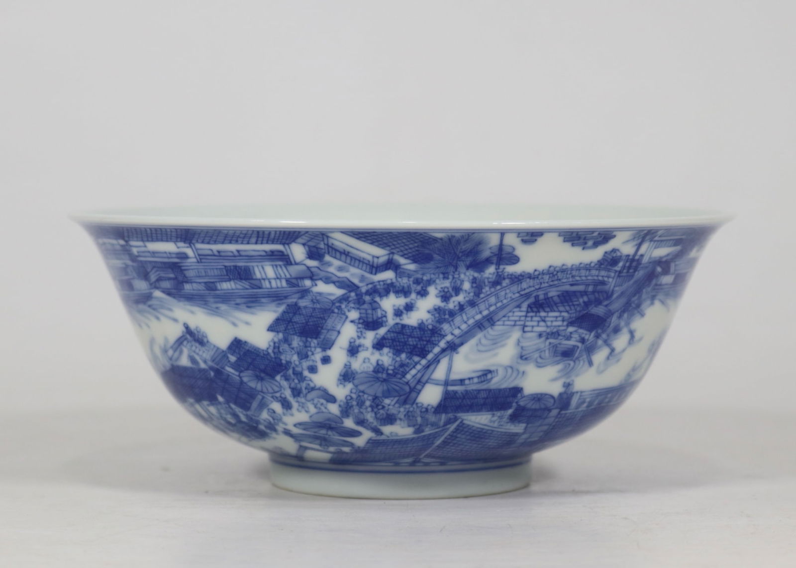An Exquisite Blue and White Landscape and Figure Pattern Bowl: An Exquisite Blue and White Landscape and Figure Pattern Bowl Qing Dynasty, China Yongzheng Six-character Mark Size:2.8inx6.7in青花明上河图碗