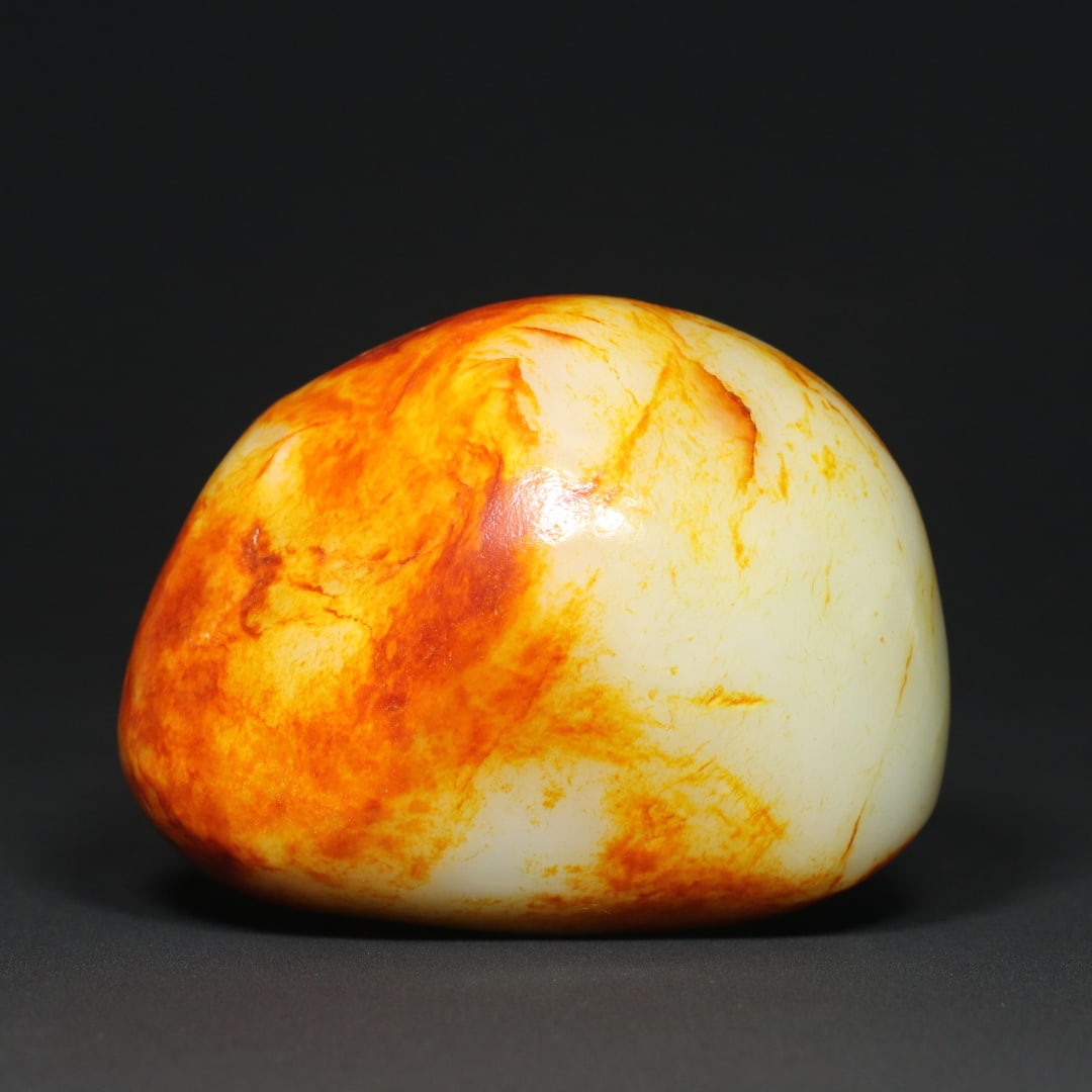 An Exquisite White Jade Ornament: An Exquisite White Jade Ornament Qing Dynasty, China Size:3.8inx5inx2.9in Weight:1427.6g白玉原石摆件 中国清代 Size:9.6cmx12.6cmx7.3cm Weight