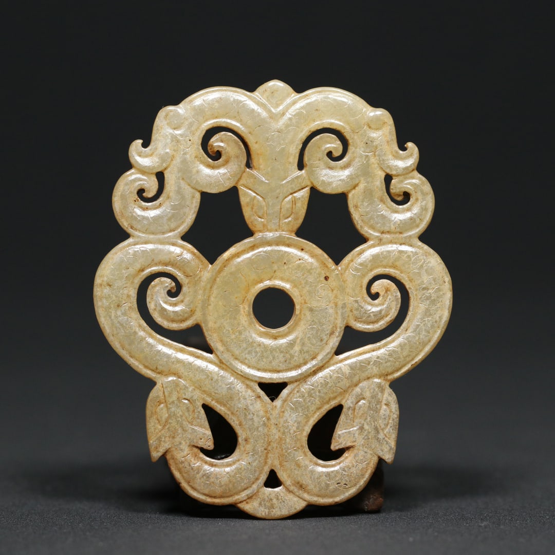 An Exquisite White Jade Dragon Pattern Pendant - 2