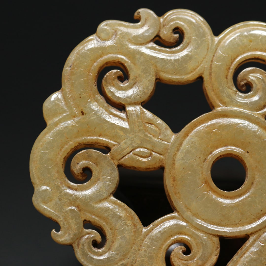 An Exquisite White Jade Dragon Pattern Pendant - 4