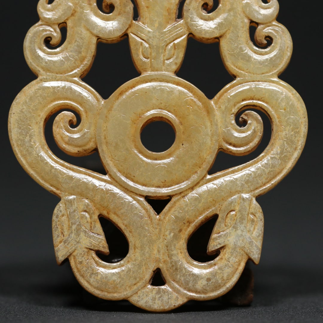 An Exquisite White Jade Dragon Pattern Pendant - 7