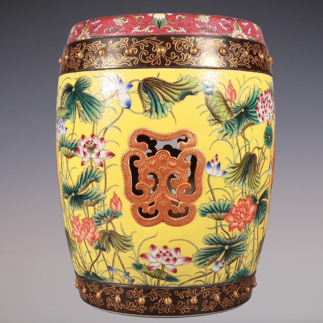 An Exquisite Famille-Rose Lotus Pattern Flower Pattern Ornament: An Exquisite Famille-Rose Lotus Pattern Flower Pattern Ornament Qing Dynasty, China Qianlong Four-character Mark