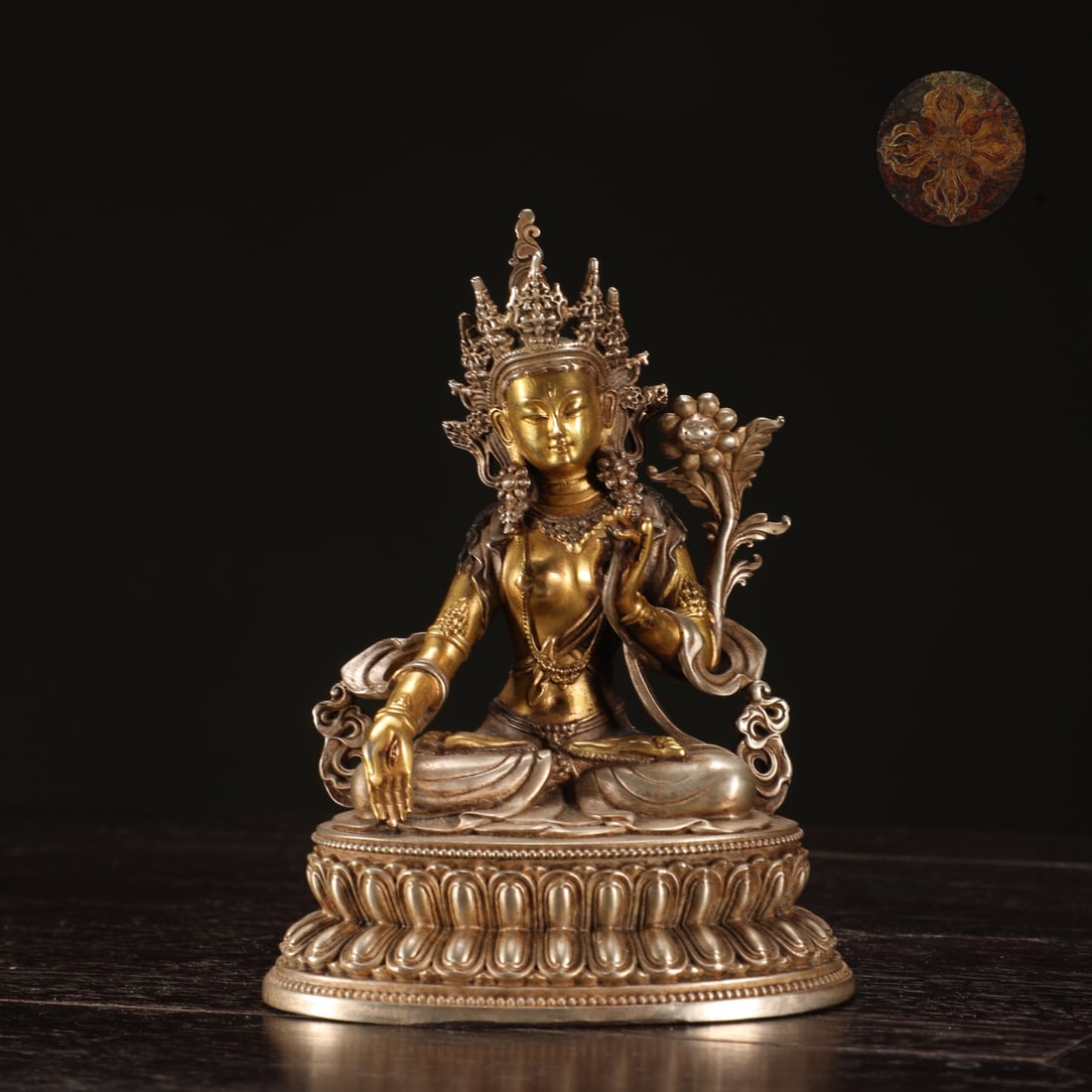 An Exquisite Gilt Bronze Statue of Tara: An Exquisite Gilt Bronze Statue of Tara Ming Dynasty, China Size:4.2inx3.1in Weight:450g铜鎏金鎏银白度母坐像