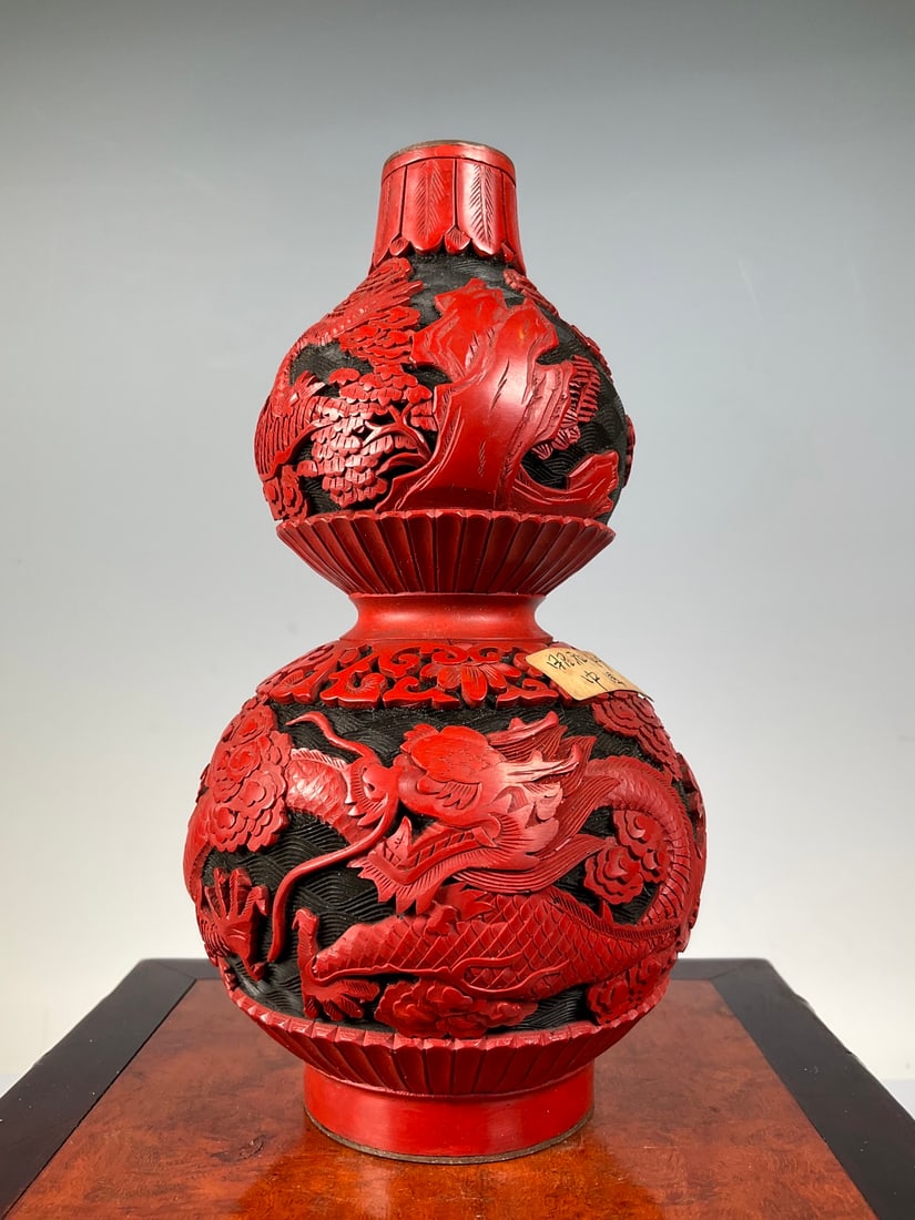 An Exquisite Bronze Carved Red Lacquer Dragon Pattern Gourd-Shaped Vase (1 of 5)