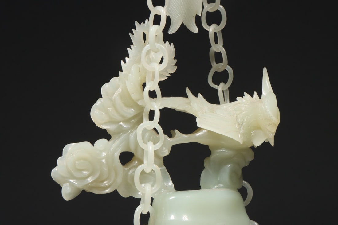An Exquisite White Jade Dragon Pattern Auspicious Cloud Pattern Vase - 6