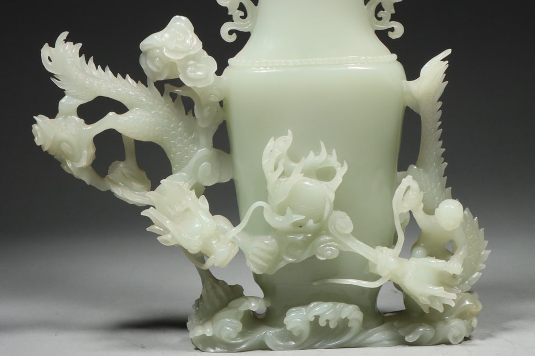An Exquisite White Jade Dragon Pattern Auspicious Cloud Pattern Vase - 7