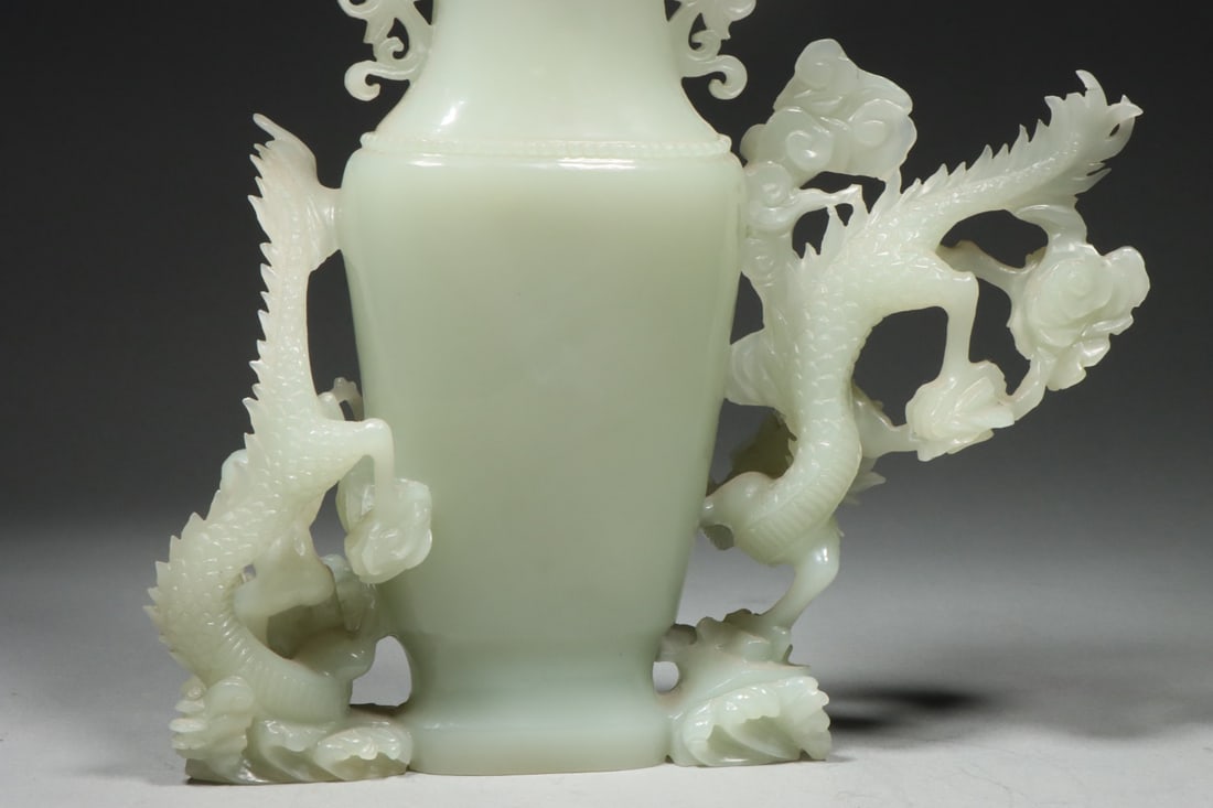 An Exquisite White Jade Dragon Pattern Auspicious Cloud Pattern Vase - 8