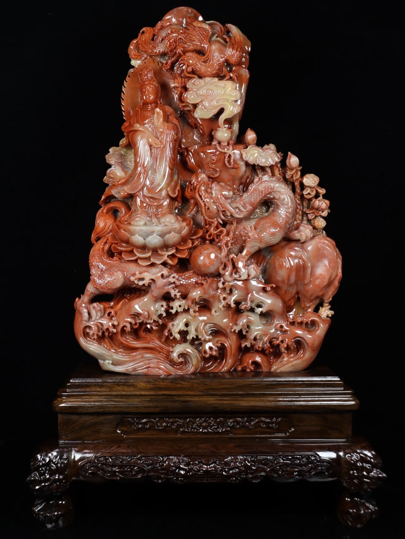An Exquisite Shoushan Stone Dragon Pattern Statue of Avalokitesvara Pattern Ornament: An Exquisite Shoushan Stone Dragon Pattern Statue of Avalokitesvara Pattern Ornament Qing Dynasty, China Size:23.6inx15inx7.1in Weight:7.71kg寿山石人物摆件 &#