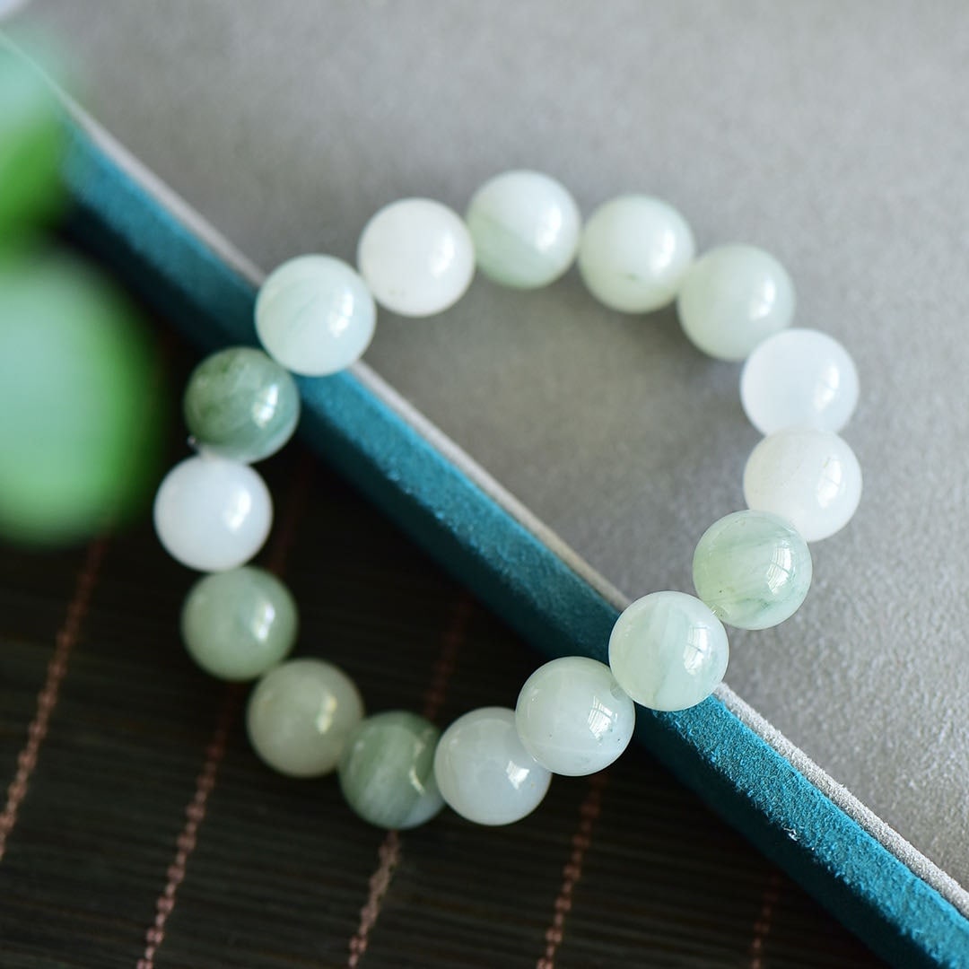 An Exquisite White Jade Bracelets - 2