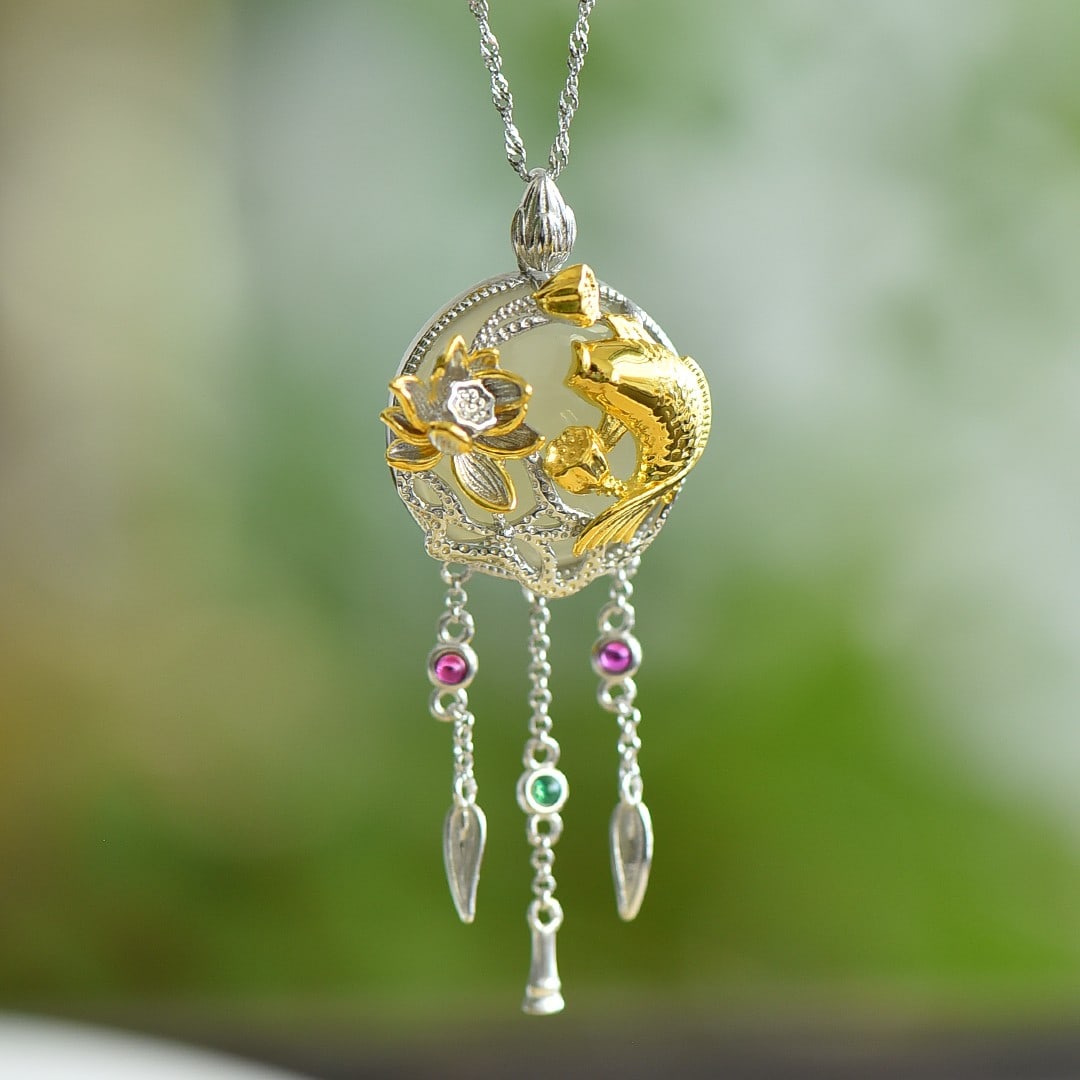 An Exquisite Sterling Silver-Gold Plated Inlaid White Jade Pendant: An Exquisite Sterling Silver-Gold Plated Inlaid White Jade Pendant 纯银镀金镶白玉吊坠