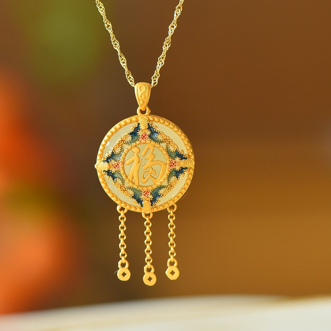 An Exquisite Sterling Silver-Gold Plated Inlaid White Jade Pendant: An Exquisite Sterling Silver-Gold Plated Inlaid White Jade Pendant,Size:20mmx20mm 纯银镀金镶白玉吊坠