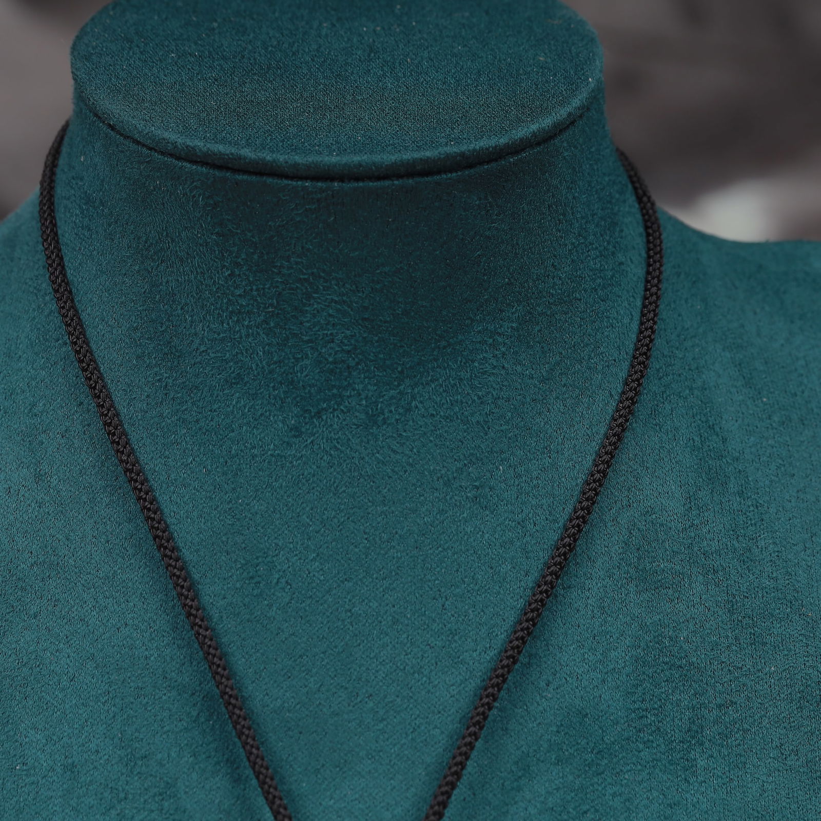 An Exquisite Cinnabar Dragon Pattern Pendant - 2