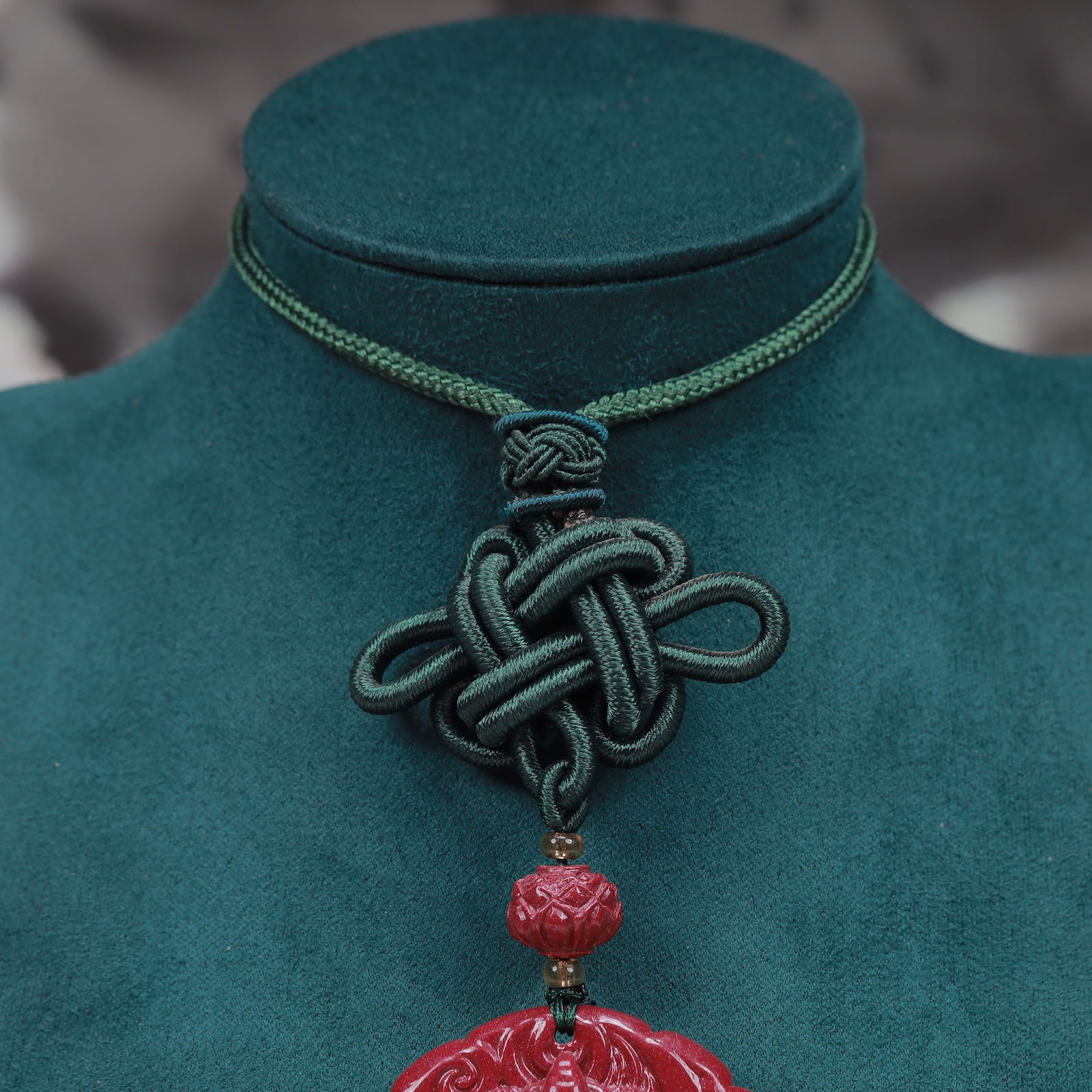 An Exquisite Cinnabar Dragon Pattern Pendant - 2