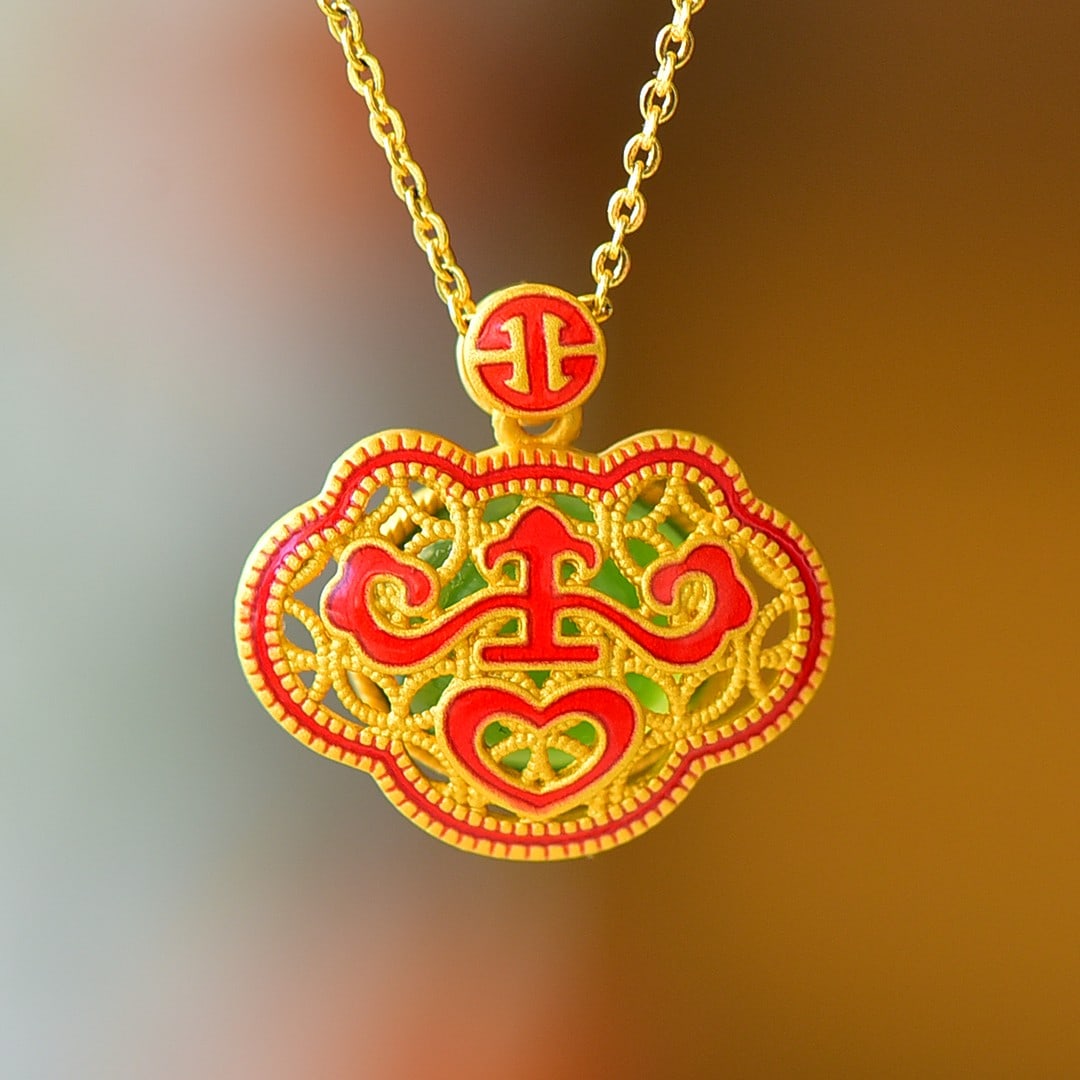 An Exquisite Sterling Silver-Gold Plated Inlaid Jasper Pendant: An Exquisite Sterling Silver-Gold Plated Inlaid Jasper Pendant 纯银镀金镶碧玉吊坠