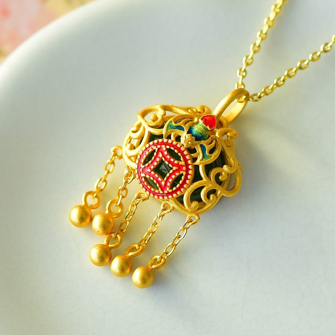 An Exquisite Sterling Silver-Gold Plated Inlaid Jasper Pendant: An Exquisite Sterling Silver-Gold Plated Inlaid Jasper Pendant 纯银镀金镶碧玉吊坠