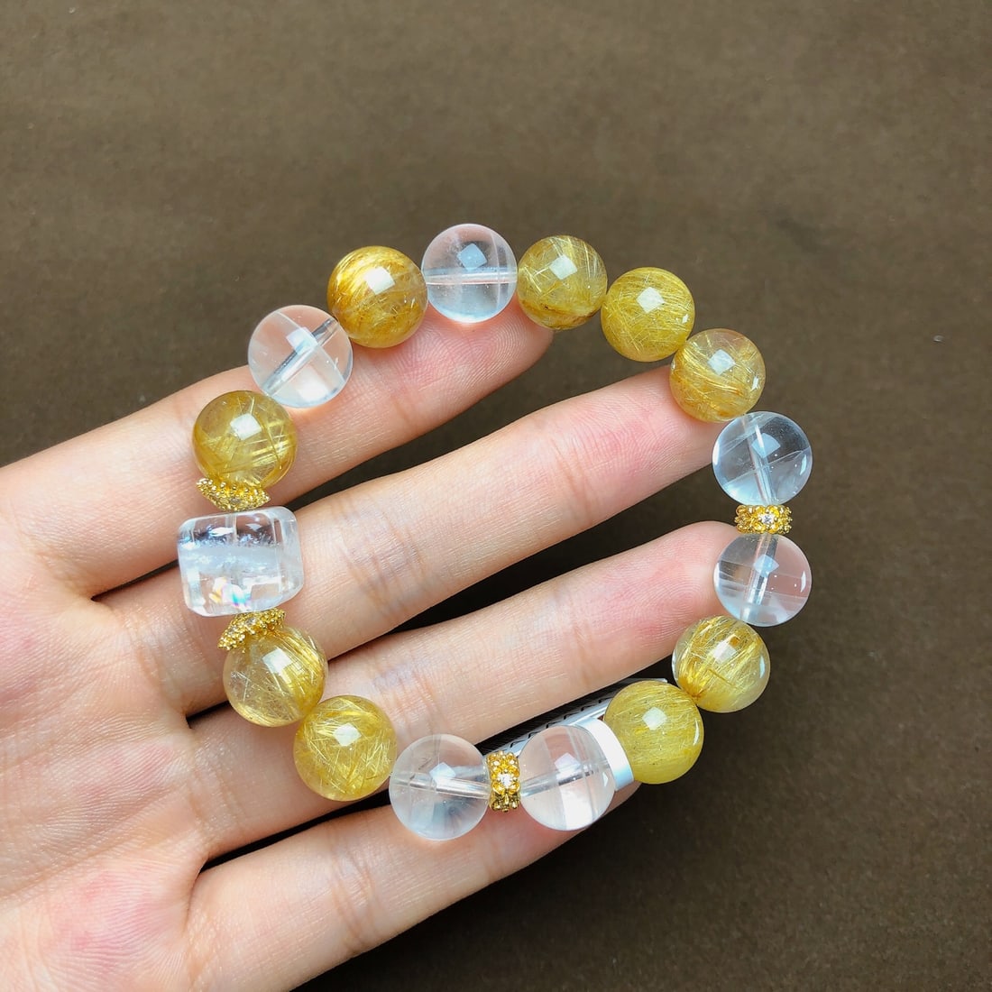 An Exquisite Crystal Bracelets: An Exquisite Crystal Bracelets,Size:11.4mm, Weight:34.2g 水晶手串