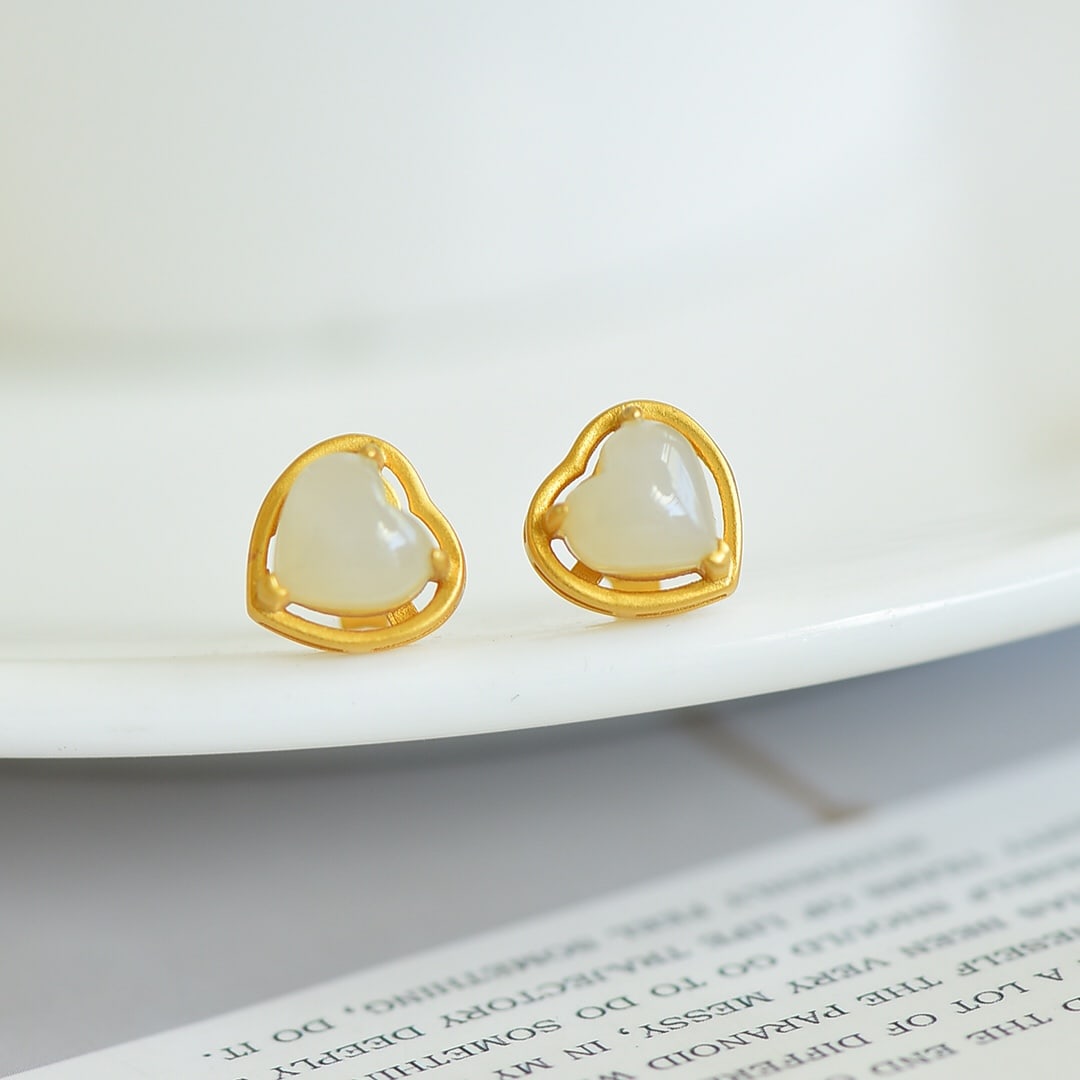 A Pair of Exquisite Sterling Silver-Gold Plated Inlaid White Jade Earrings: A Pair of Exquisite Sterling Silver-Gold Plated Inlaid White Jade Earring,Size:7mmx7mm 一对纯银镀金镶白玉耳钉