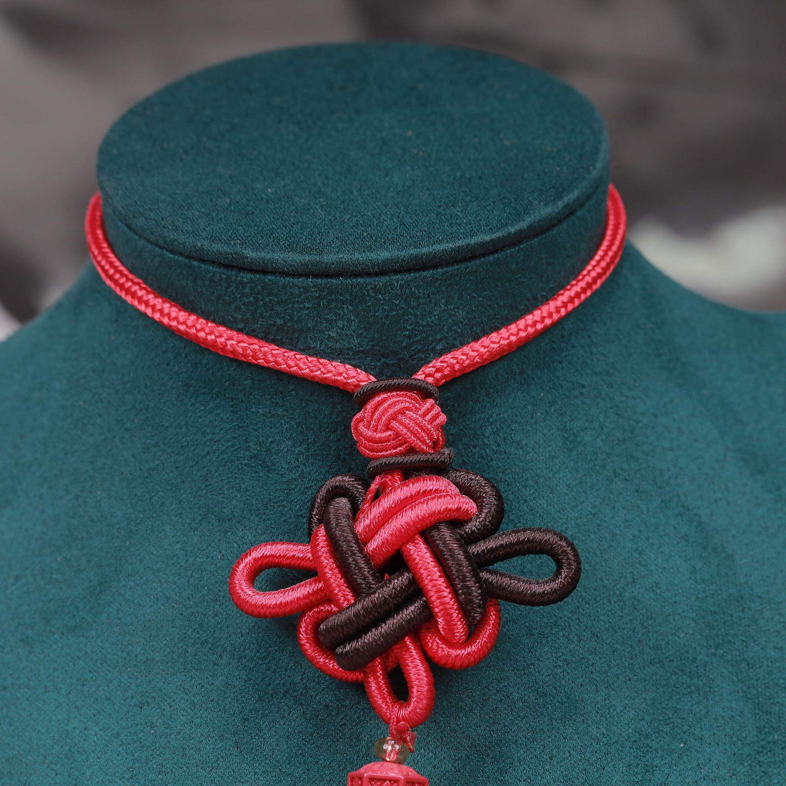 An Exquisite Cinnabar Dragon Pattern Pendant - 2