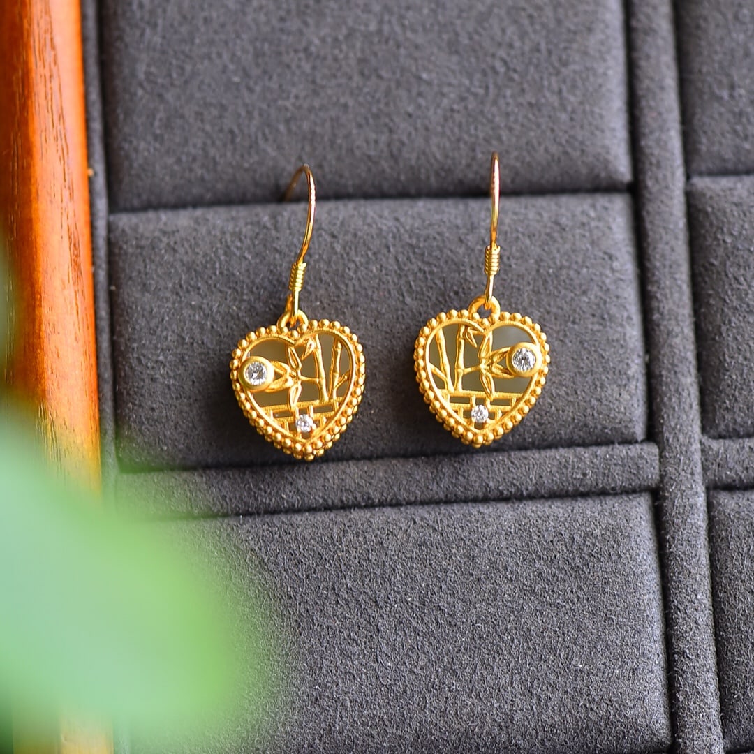 A Pair of Exquisite Sterling Silver-Gold Plated Inlaid White Jade Earrings,Inlaid Diamonds: A Pair of Exquisite Sterling Silver-Gold Plated Inlaid White Jade Earrings,Inlaid Diamonds,Size:10mmx10mmmm 一对纯银镀金镶白玉耳环,