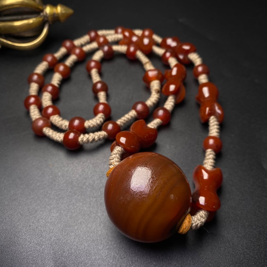 An Exquisite Agate Necklace - 4