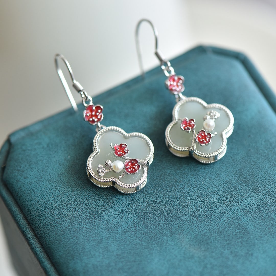 A Pair of Exquisite Sterling Silver Inlaid White Jade Earrings,Inlaid Pearls: A Pair of Exquisite Sterling Silver Inlaid White Jade Earrings,Inlaid Pearls,Size:14mmx14mm 一对纯银镶白玉耳环,嵌珍珠