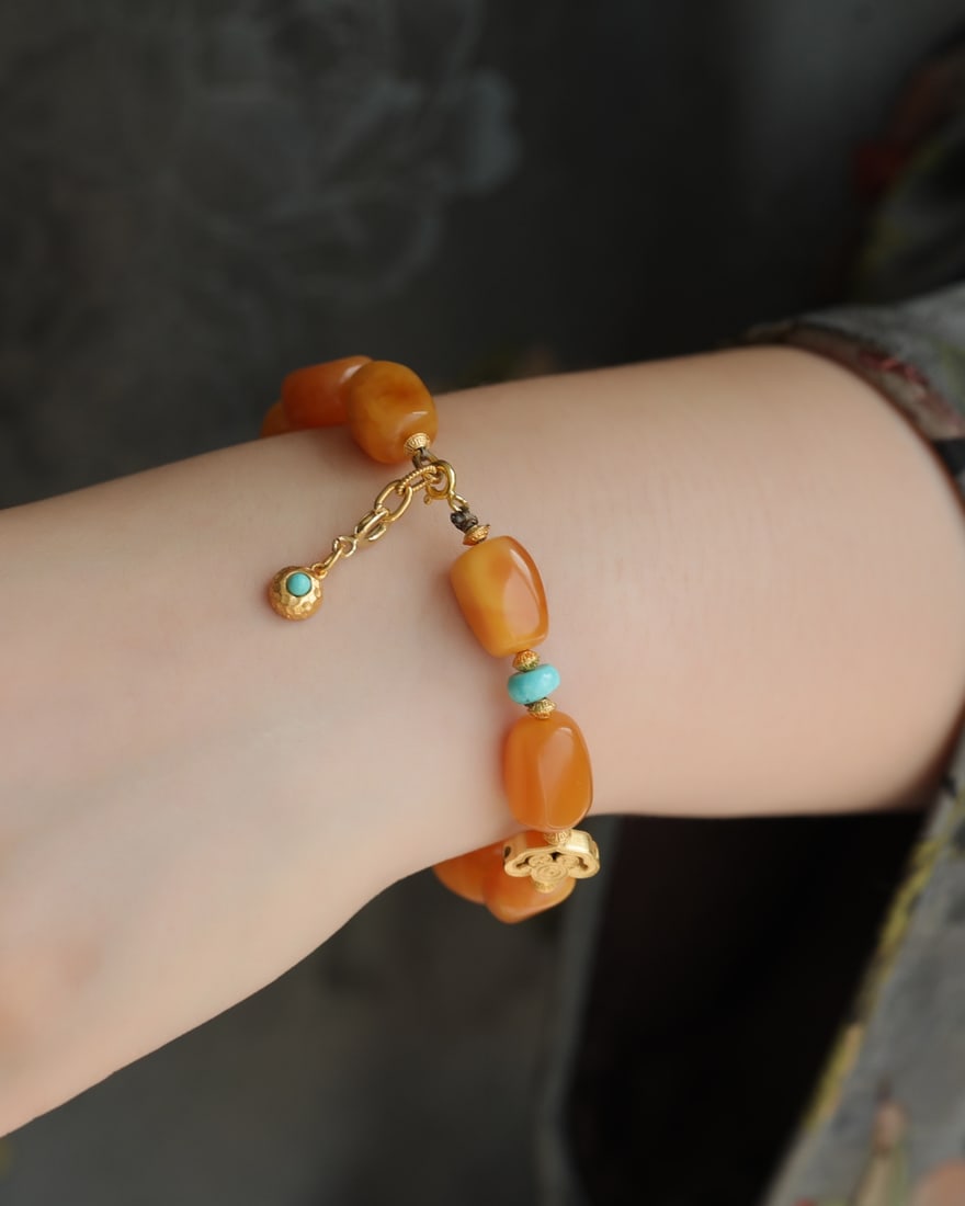 An Exquisite Amber Bracelets - 7