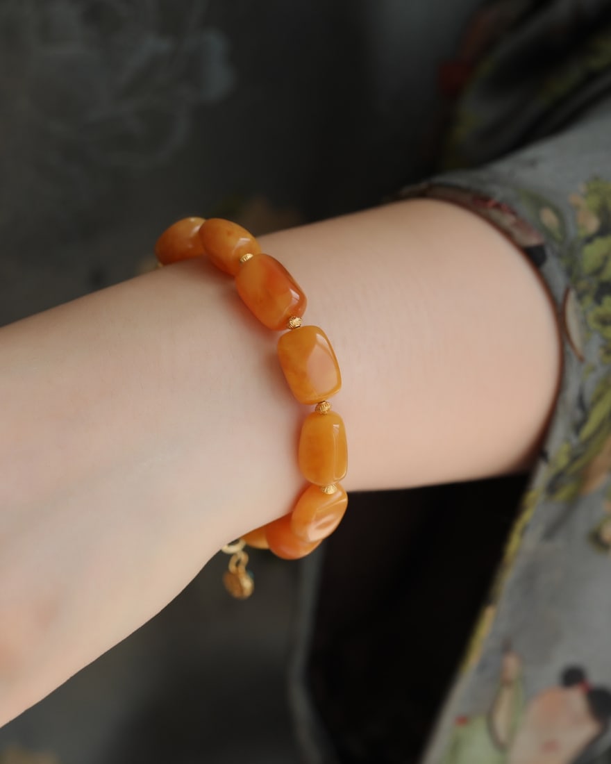 An Exquisite Amber Bracelets - 9