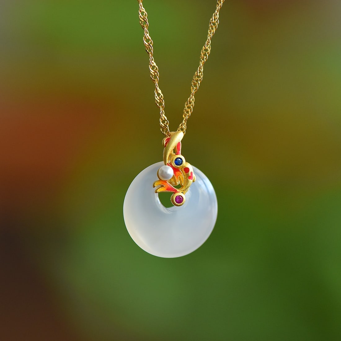 An Exquisite Sterling Silver-Gold Plated Inlaid Agate Pendant: An Exquisite Sterling Silver-Gold Plated Inlaid Agate Pendant,Size:15mmx15mm 纯银镀金镶玛瑙吊坠