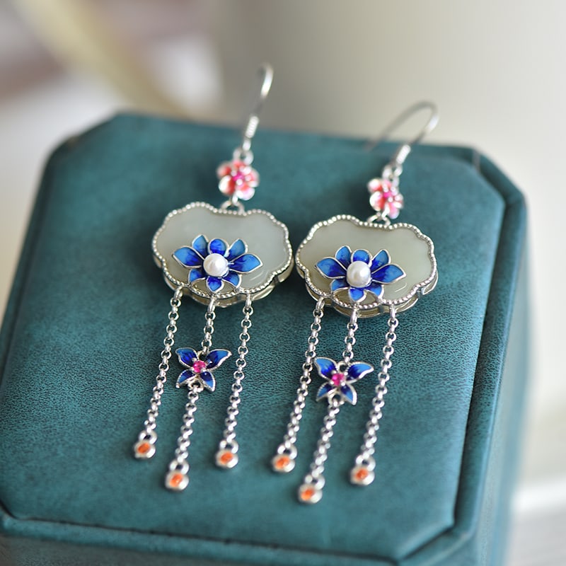 A Pair of Exquisite Sterling Silver Inlaid White Jade Earrings,Inlaid Pearls: A Pair of Exquisite Sterling Silver Inlaid White Jade Earrings,Inlaid Pearls,Size:13mmx18mm 一对纯银镶白玉耳环,嵌珍珠