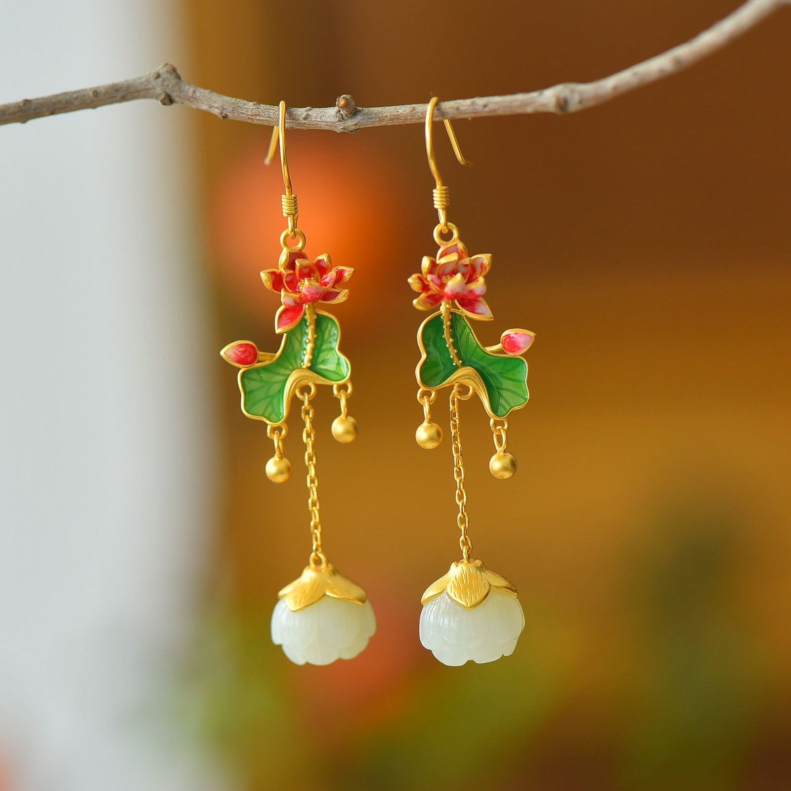 A Pair of Exquisite Sterling Silver-Gold Plated Inlaid White Jade Earrings: A Pair of Exquisite Sterling Silver-Gold Plated Inlaid White Jade Earrings 一对纯银镀金镶白玉耳环
