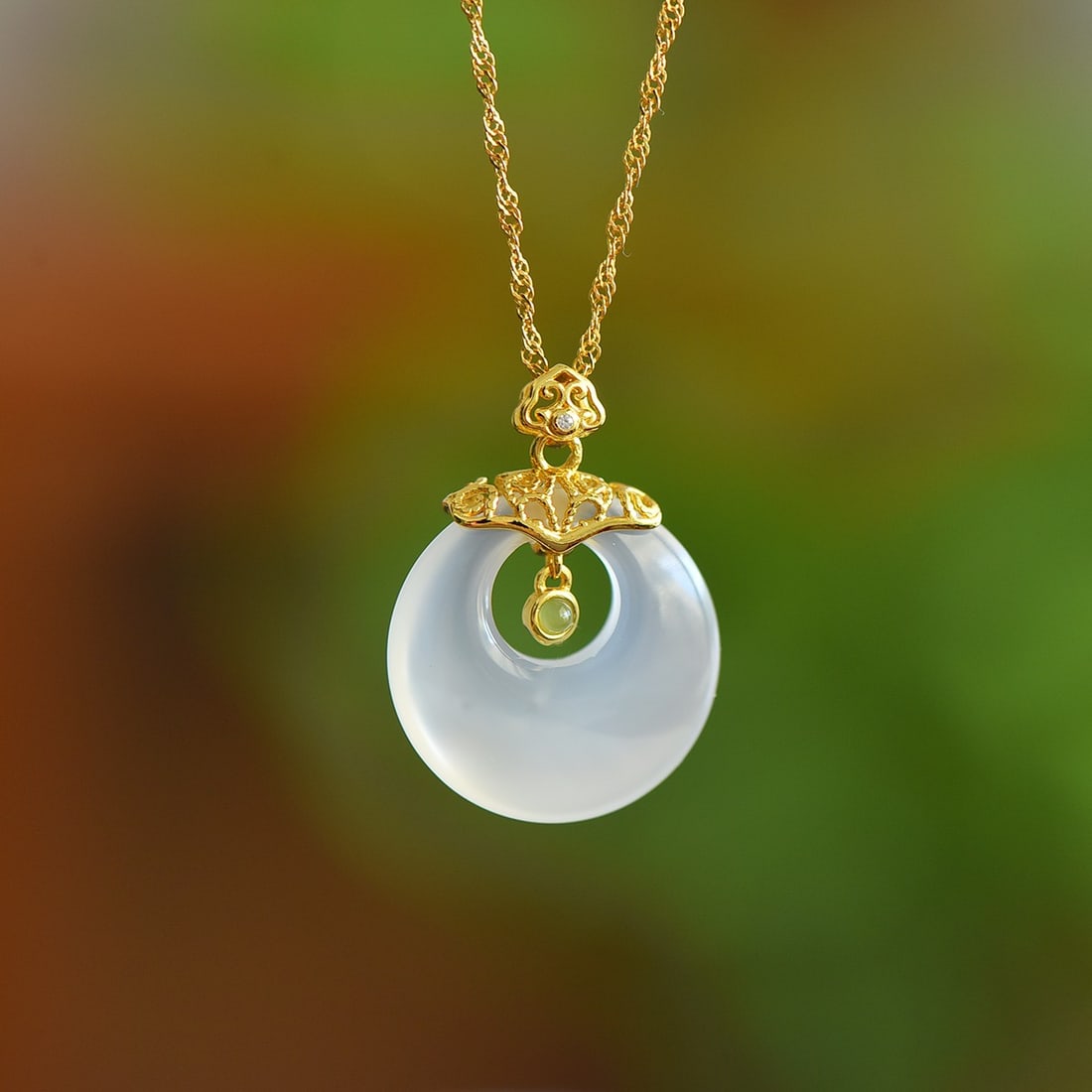 An Exquisite Sterling Silver-Gold Plated Inlaid Agate Pendant (1 of 5)