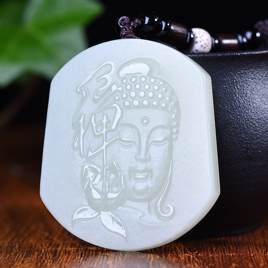 An Exquisite White Jade Buddha Pattern Pendant - 2