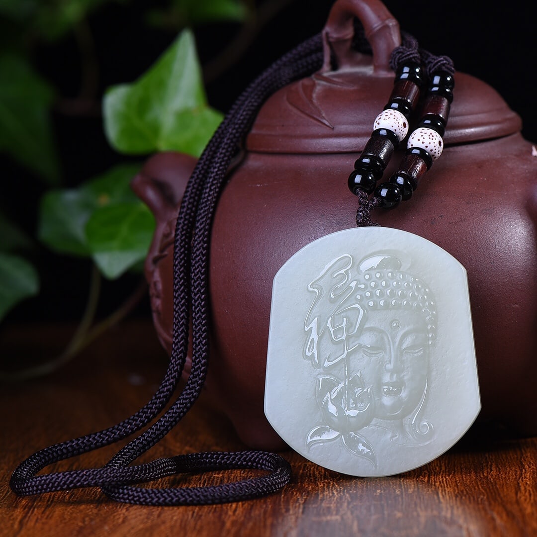 An Exquisite White Jade Buddha Pattern Pendant - 4