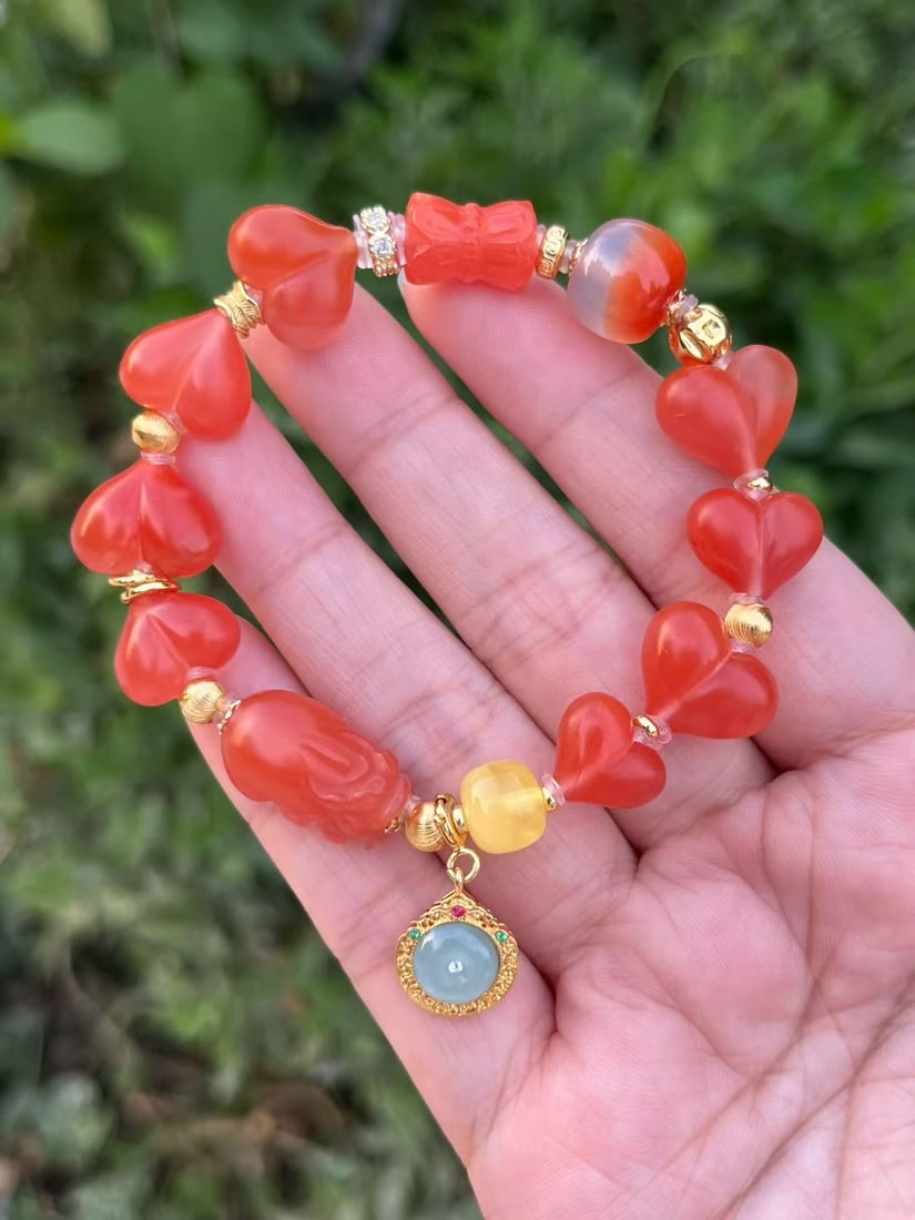 An Exquisite Amber Bracelets - 4