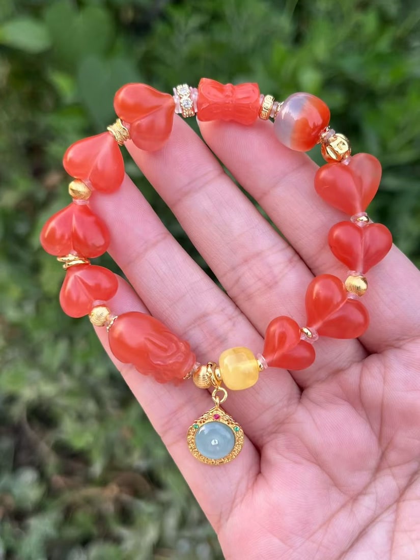 An Exquisite Amber Bracelets - 5