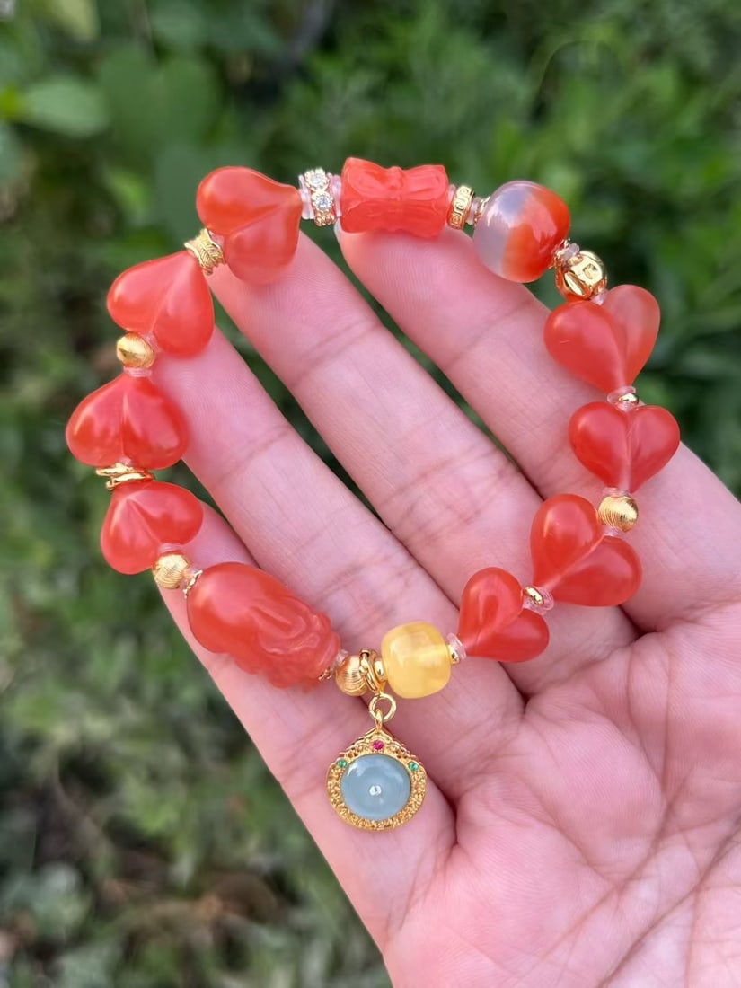 An Exquisite Amber Bracelets - 6