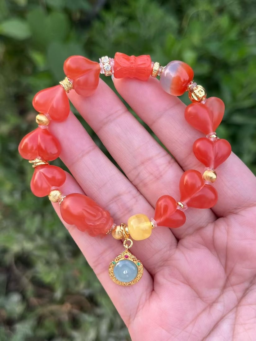 An Exquisite Amber Bracelets - 7