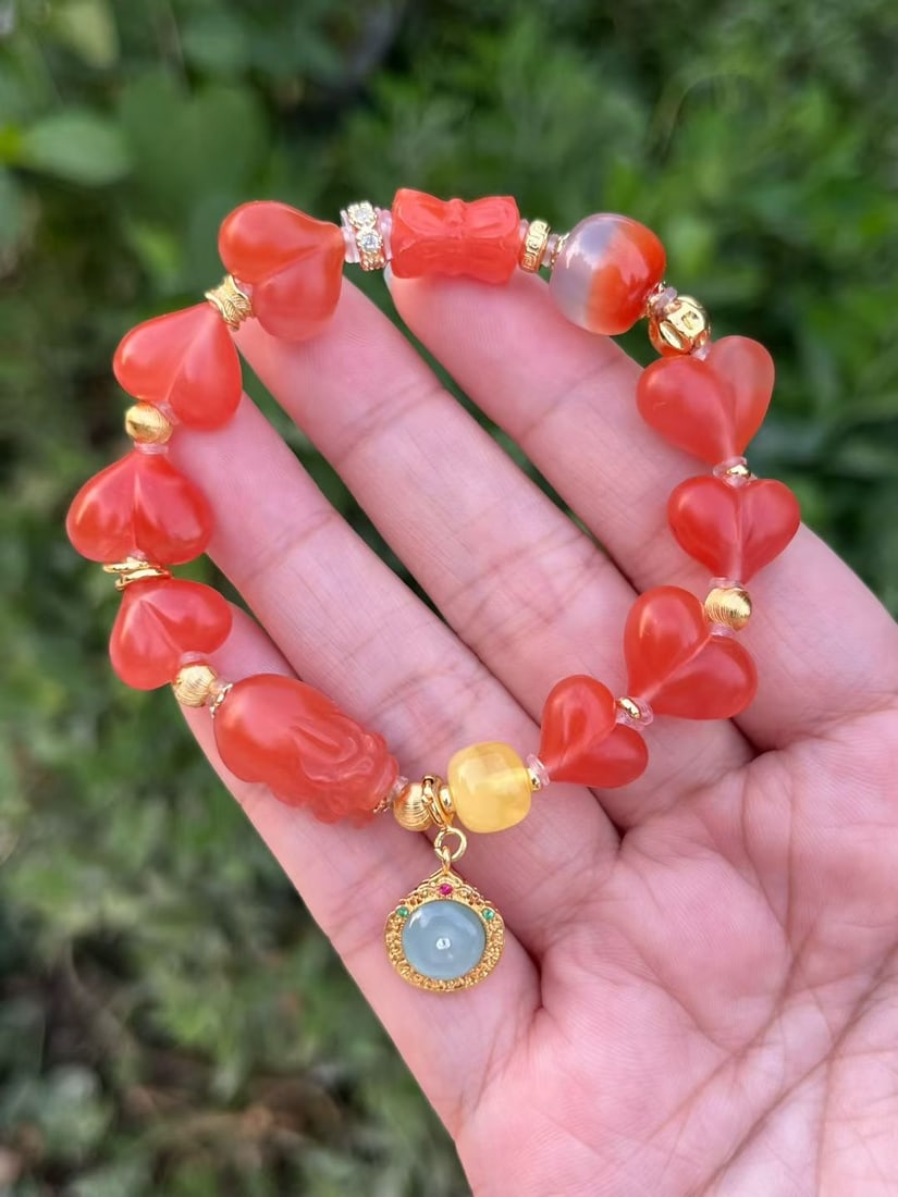 An Exquisite Amber Bracelets - 9