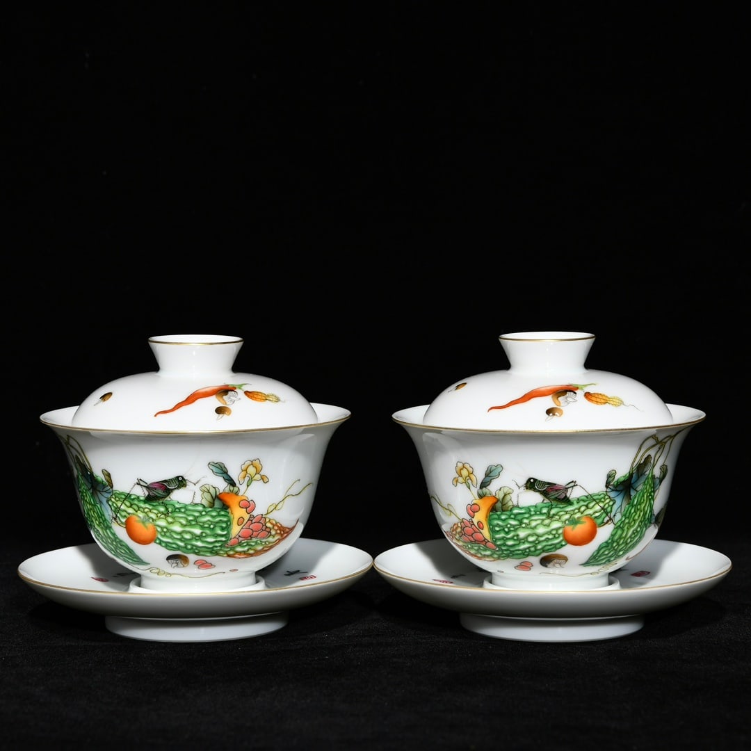 A Pair of Exquisite Enamel Painted Gold Insect,Vegetables and Fruits Pattern Cover Bowls,With: A Pair of Exquisite Enamel Painted Gold Insect,Vegetables and Fruits Pattern Cover Bowls,With Poem,With Tray,Qing Dynasty, China,Yongzheng Four-character Mark,Size:3.7inx4.3in 一对珐