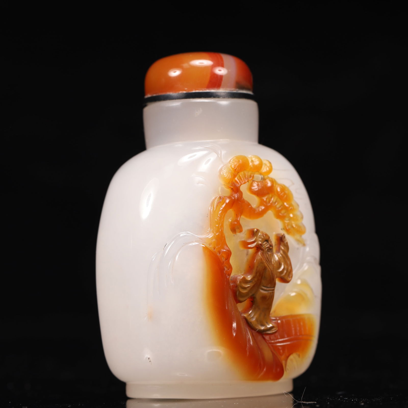 An Exquisite Agate Figure and Pine Pattern Snuff Bottle - 3