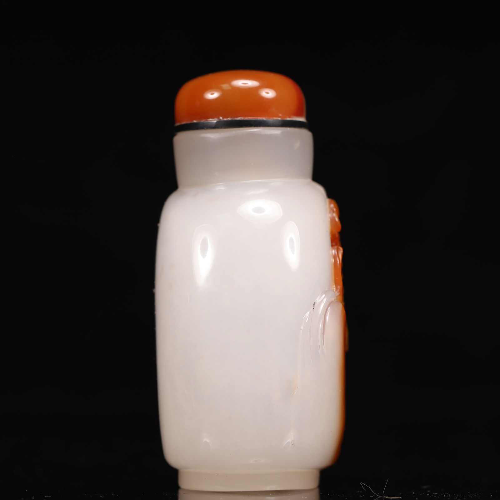 An Exquisite Agate Figure and Pine Pattern Snuff Bottle - 4