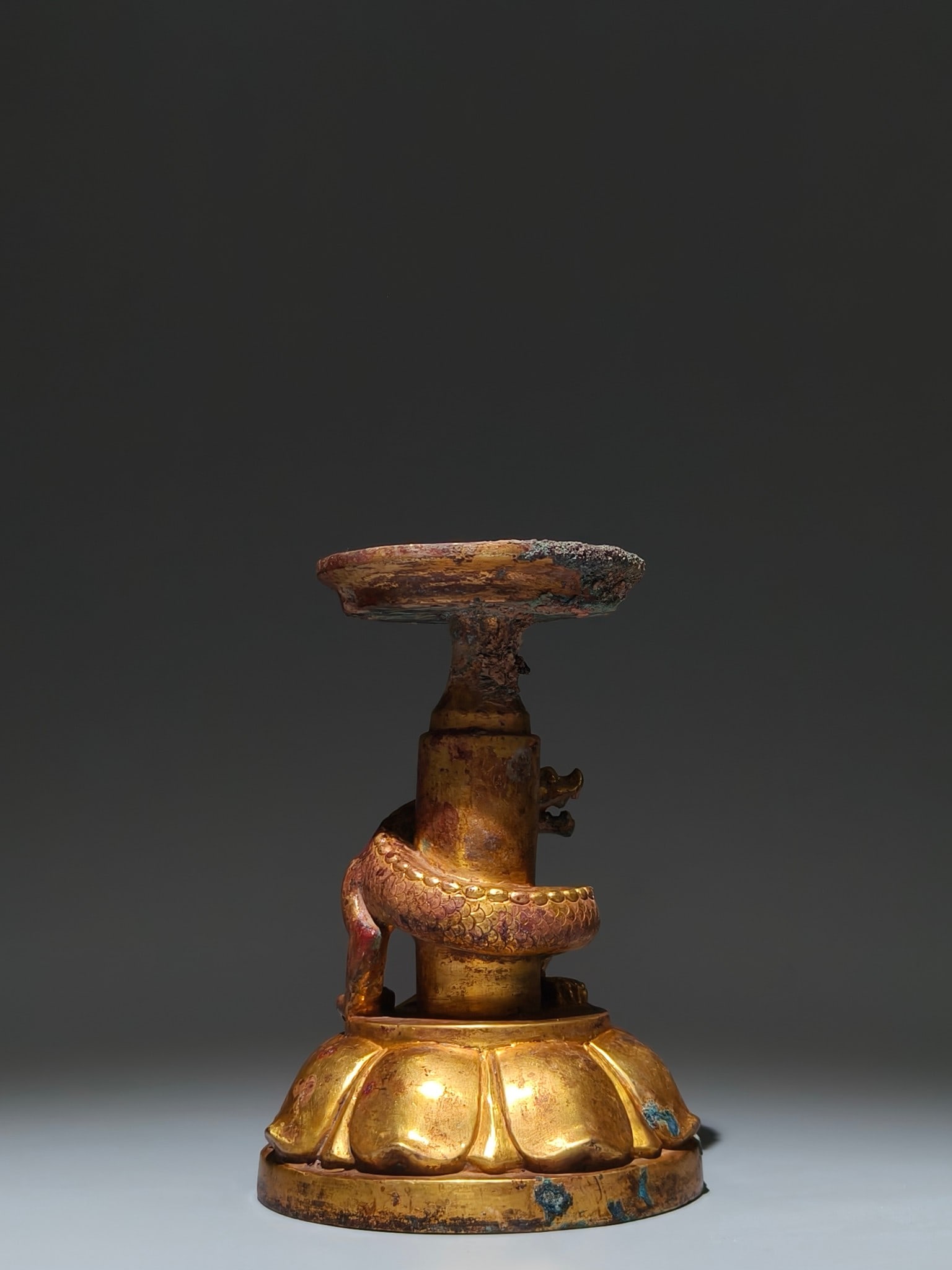 An Exquisite Gilt Bronze Dragon Pattern Candlestick - 5