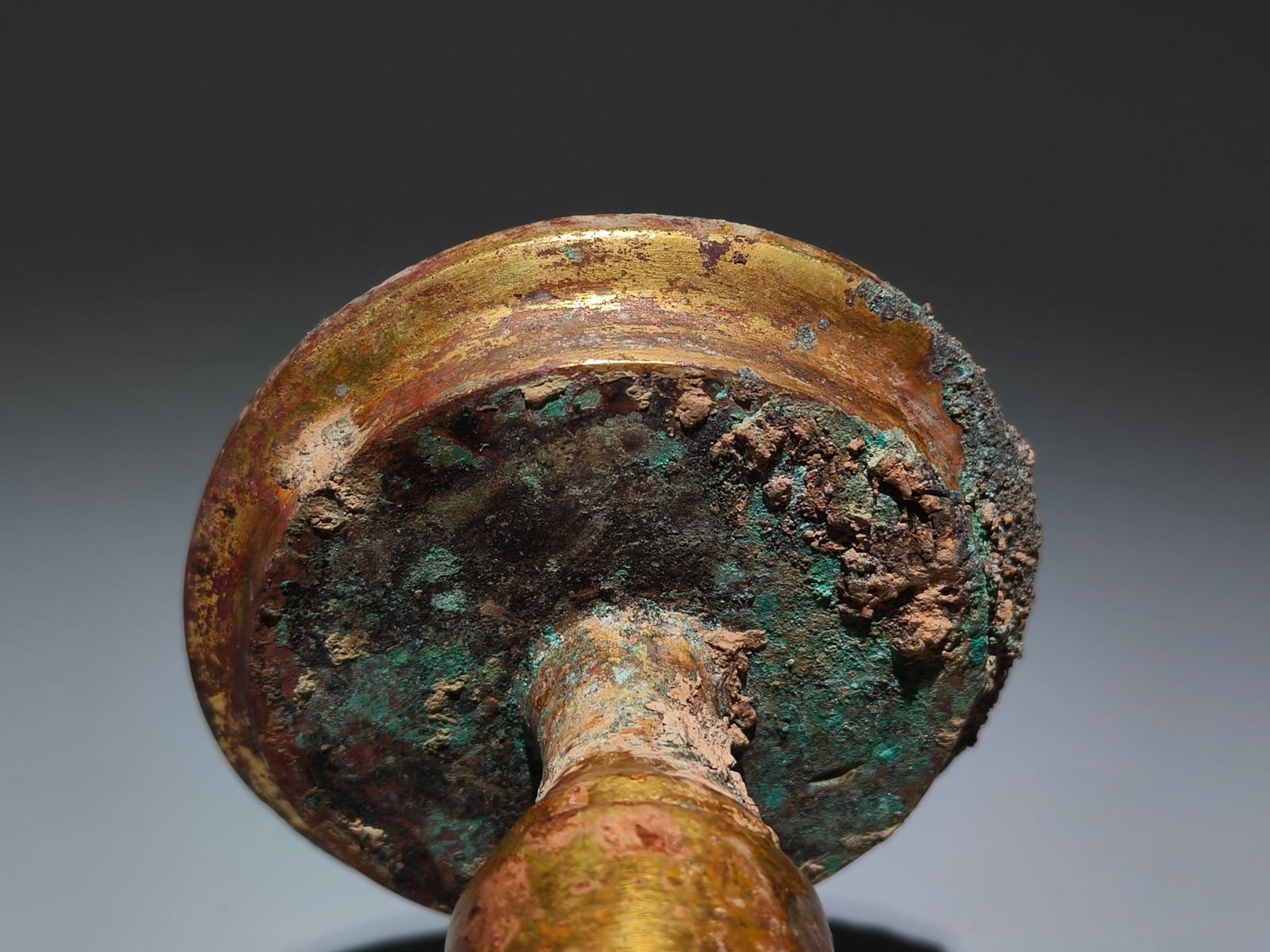 An Exquisite Gilt Bronze Dragon Pattern Candlestick - 7