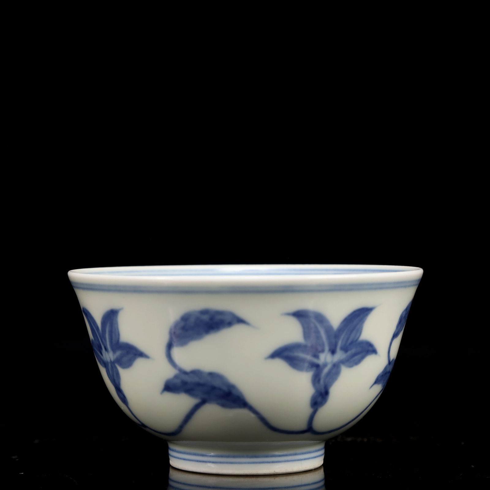 An Exquisite Blue and White Flower Pattern Cup - 2