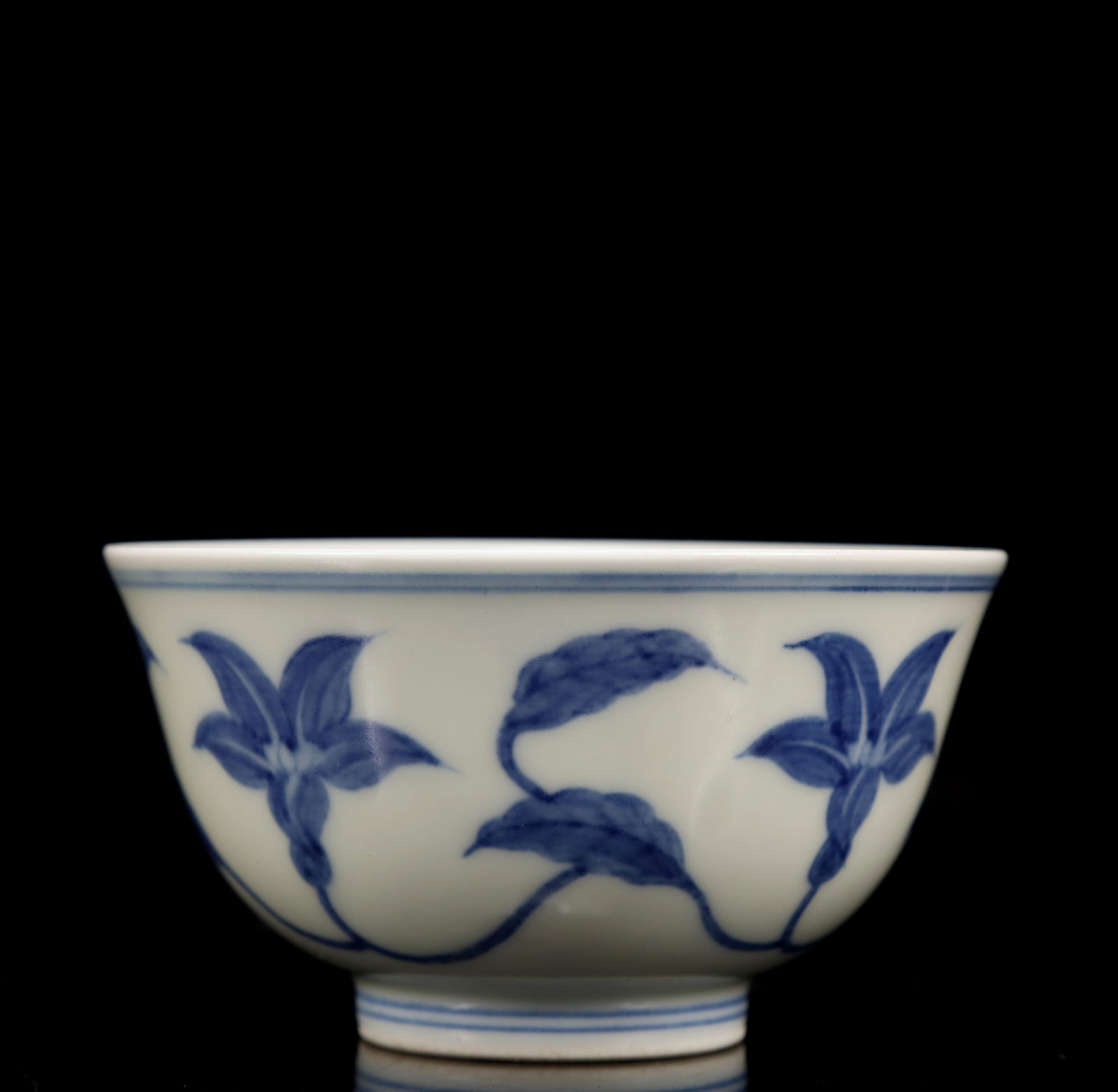An Exquisite Blue and White Flower Pattern Cup - 3