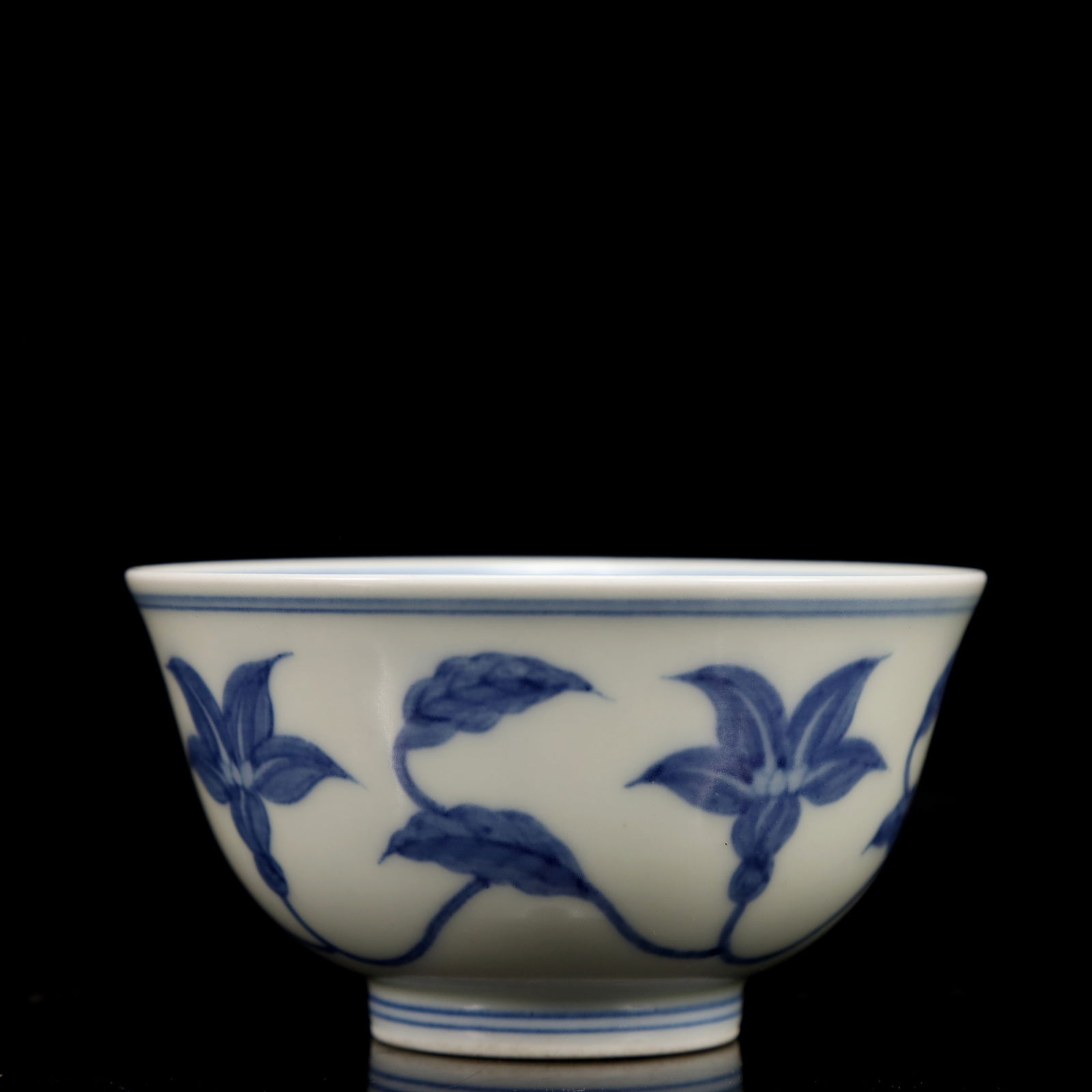 An Exquisite Blue and White Flower Pattern Cup - 6