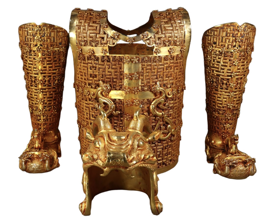 A Set of Huge Gilt Bronze Flower Pattern Ornaments: A Set of Huge Gilt Bronze Dragon Pattern Ornaments,Qing Dynasty,China,Size:(Hat)9.6inx10.2inx7.9in,(Clothes)18.5inx13.4inx10.6in,(Boots)16.9inx9.4inx6.5in,Total Weight:20030g 